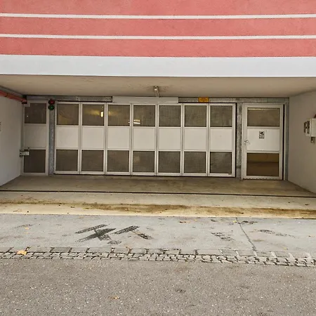 Grazer & Free Parking *